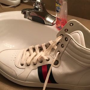 Men Gucci shoes inside 11